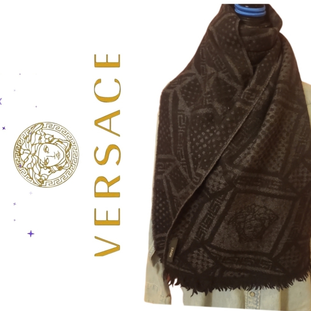 🧧Outstanding NWOT VERSACE MEDUSA WOOL SCARF 🧵GIFT